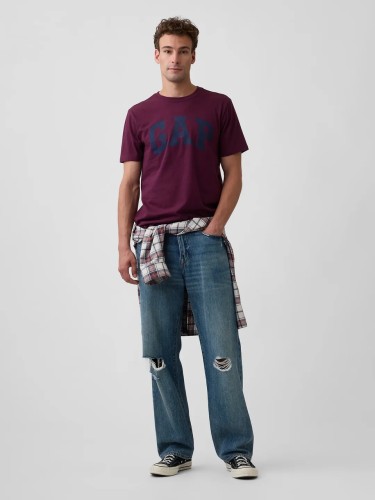 koszulka-gap-men-everyday-soft-tuscan-red-stylizacja-streetwear.jpg
