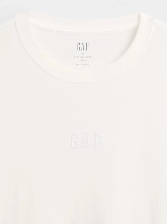 koszulka-meska-gap-everyday-soft-bialy-haft-logo-detal.jpg