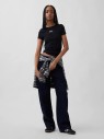 czarny-prazkowany-t-shirt-damski-gap-mod-logo-stylizacja-streetwear.jpg