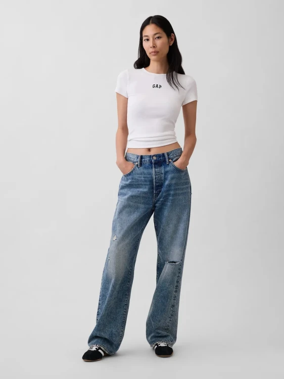 bialy-damski-t-shirt-slim-fit-gap-stylizacja-streetwear.jpg