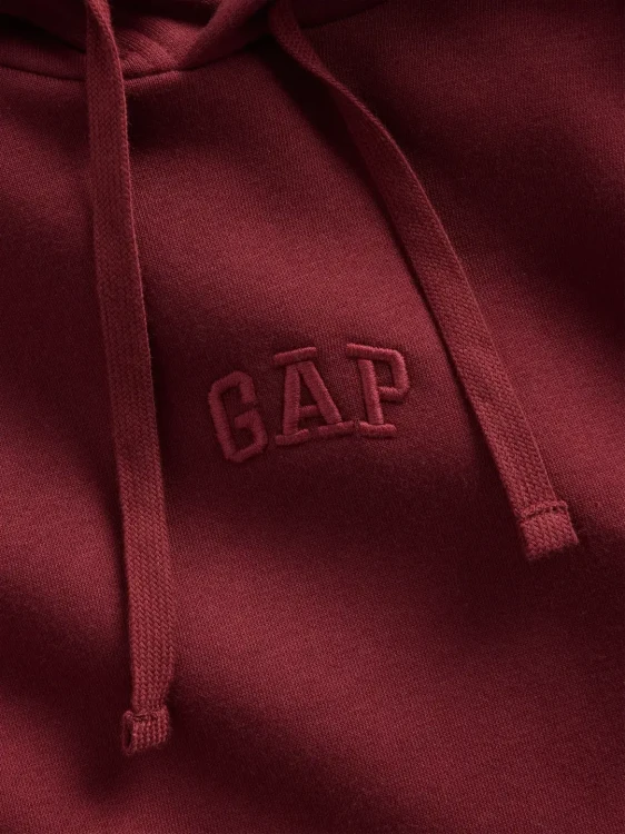 bordowa-bluza-meska-gap-tonal-mini-logo-haft-detal