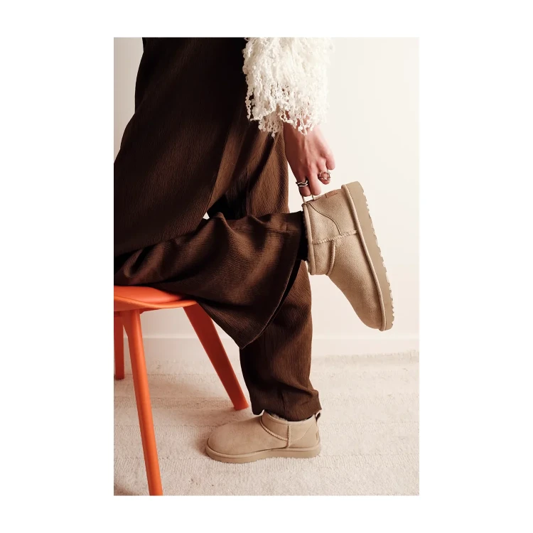 buty-damskie-ugg-w-classic-ultra-mini-moonlight-1116109-mnl-06.webp
