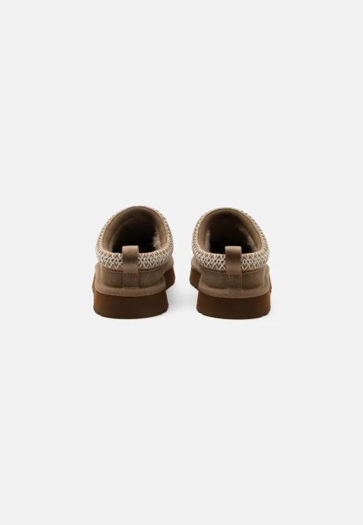 buty-ugg-tazz-light-bronze-1143776k-lbnz-04.webp