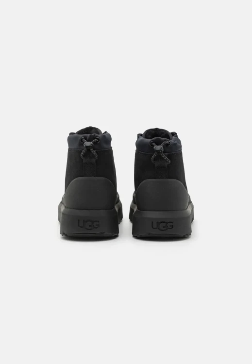 buty-meskie-ugg-neumel-weather-hybrid-black-1143991-bblc-03-tyl.webp