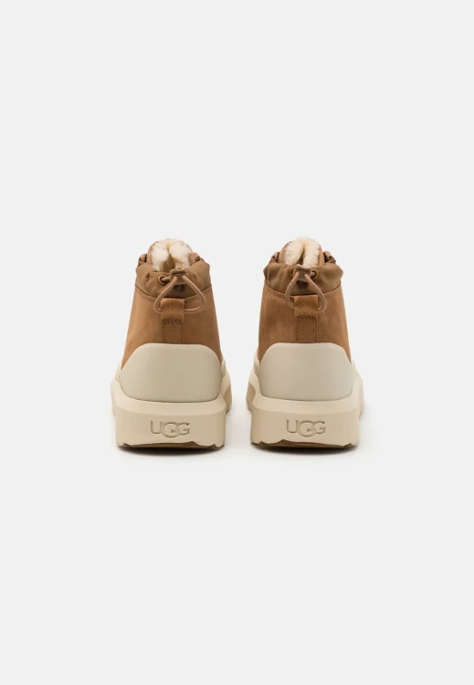 buty-meskie-ugg-neumel-weather-hybrid-chestnut-whitecap-1143991-cwtc-04-tyl.webp
